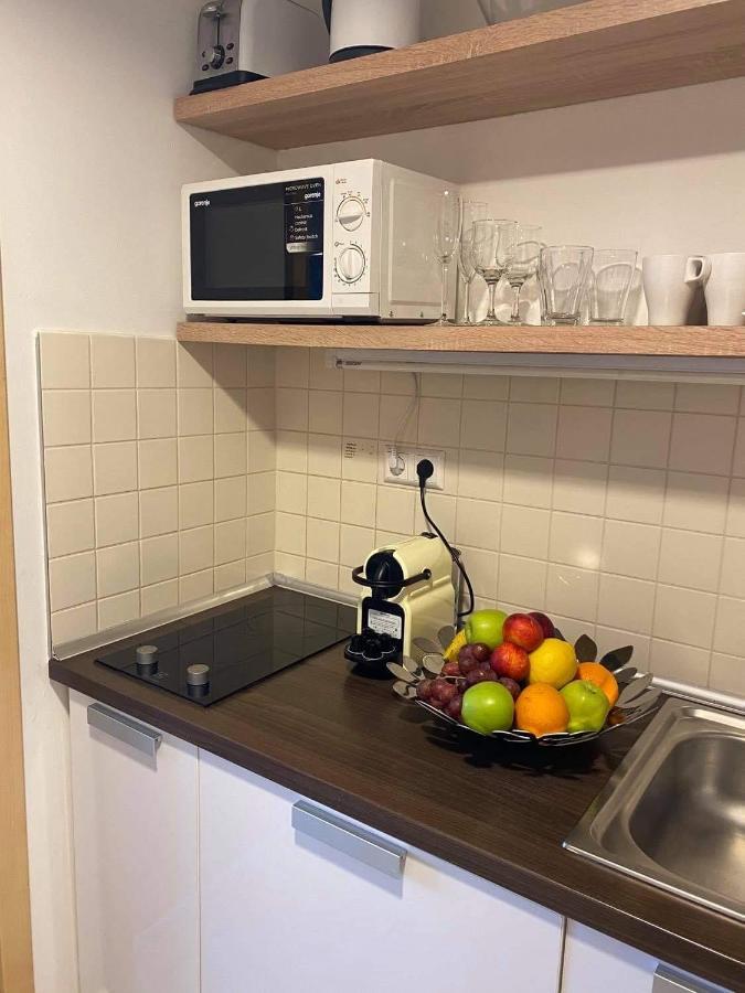 Lake And Spa Apartman 韦伦采 外观 照片
