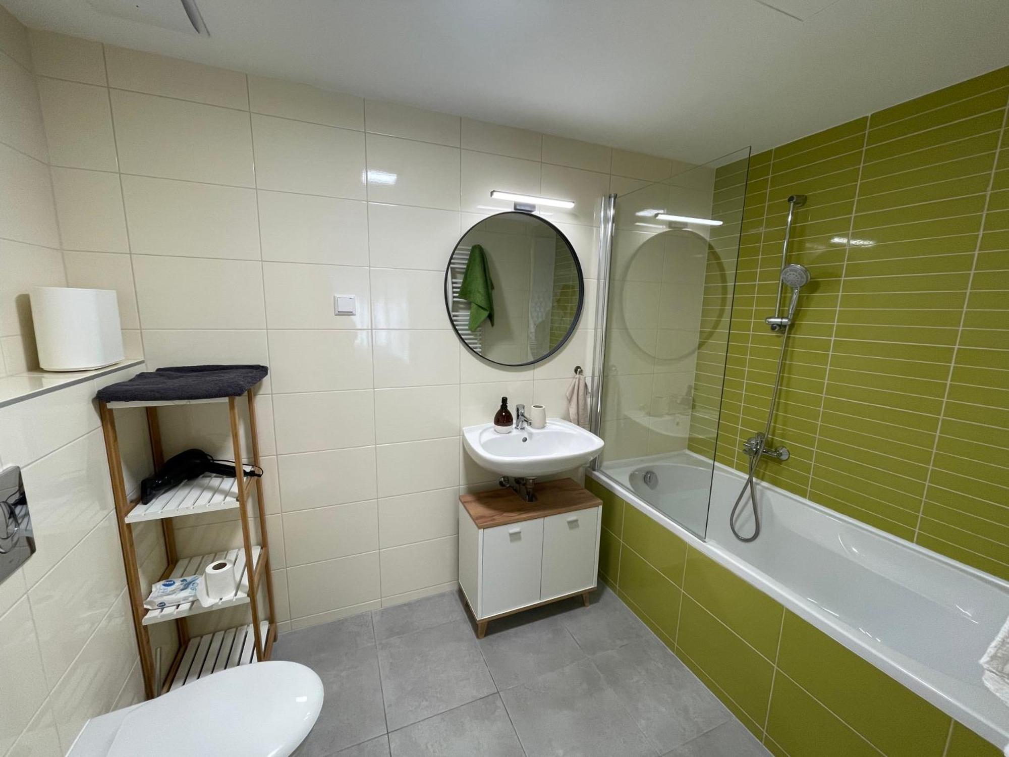Lake And Spa Apartman 韦伦采 外观 照片